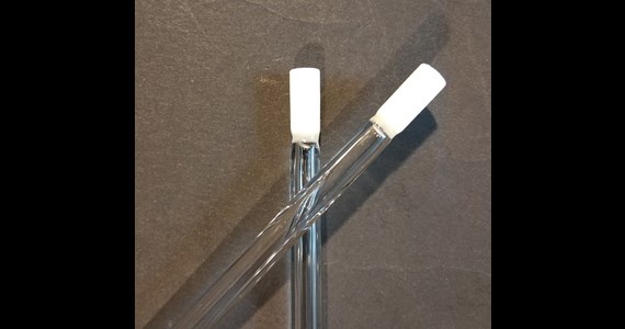Glass micro sparger